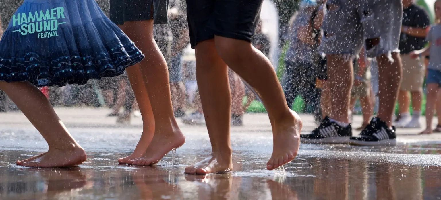 hammersound 24 besucher tanzen wasser